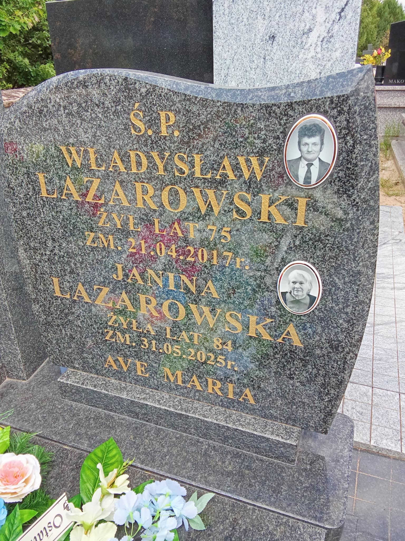 Grób JANINA LAZAROWSKA